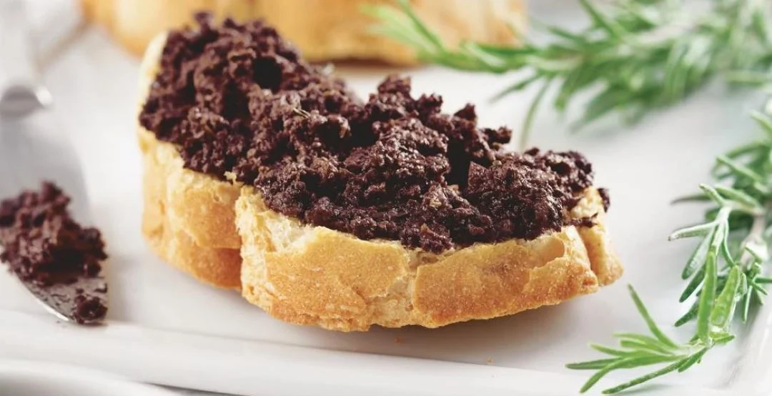 Tapenade artisanale de Provence : l’icône culinaire de Niolon à déguster chez vous