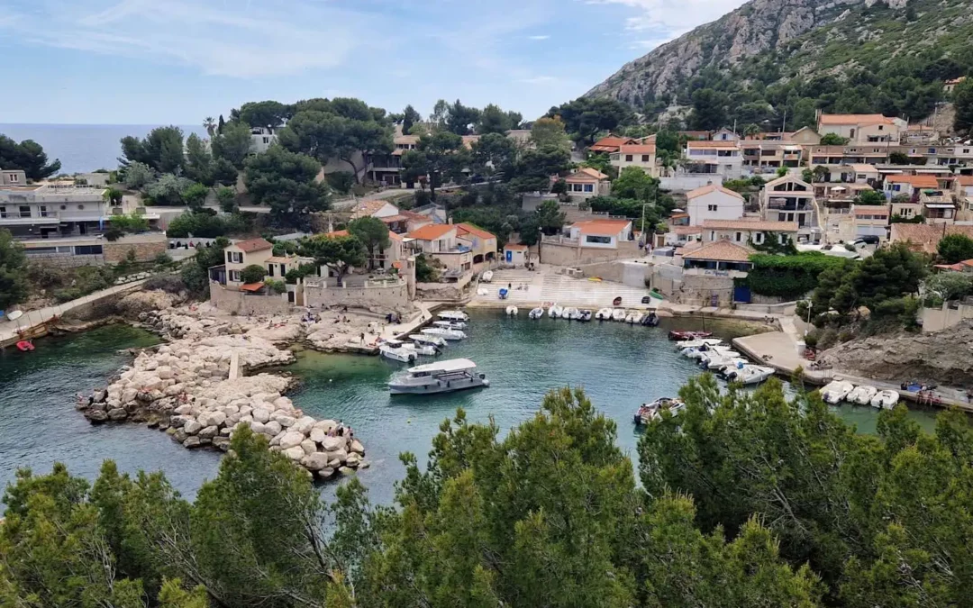 Cabanon Marseille Calanques : Le Guide pour Louer ce Patrimoine (2026)